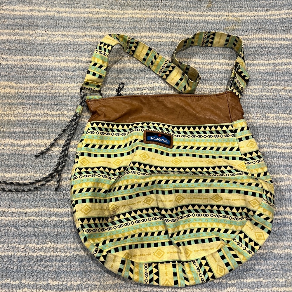 Kavu Gold Rope Bucket sling bag